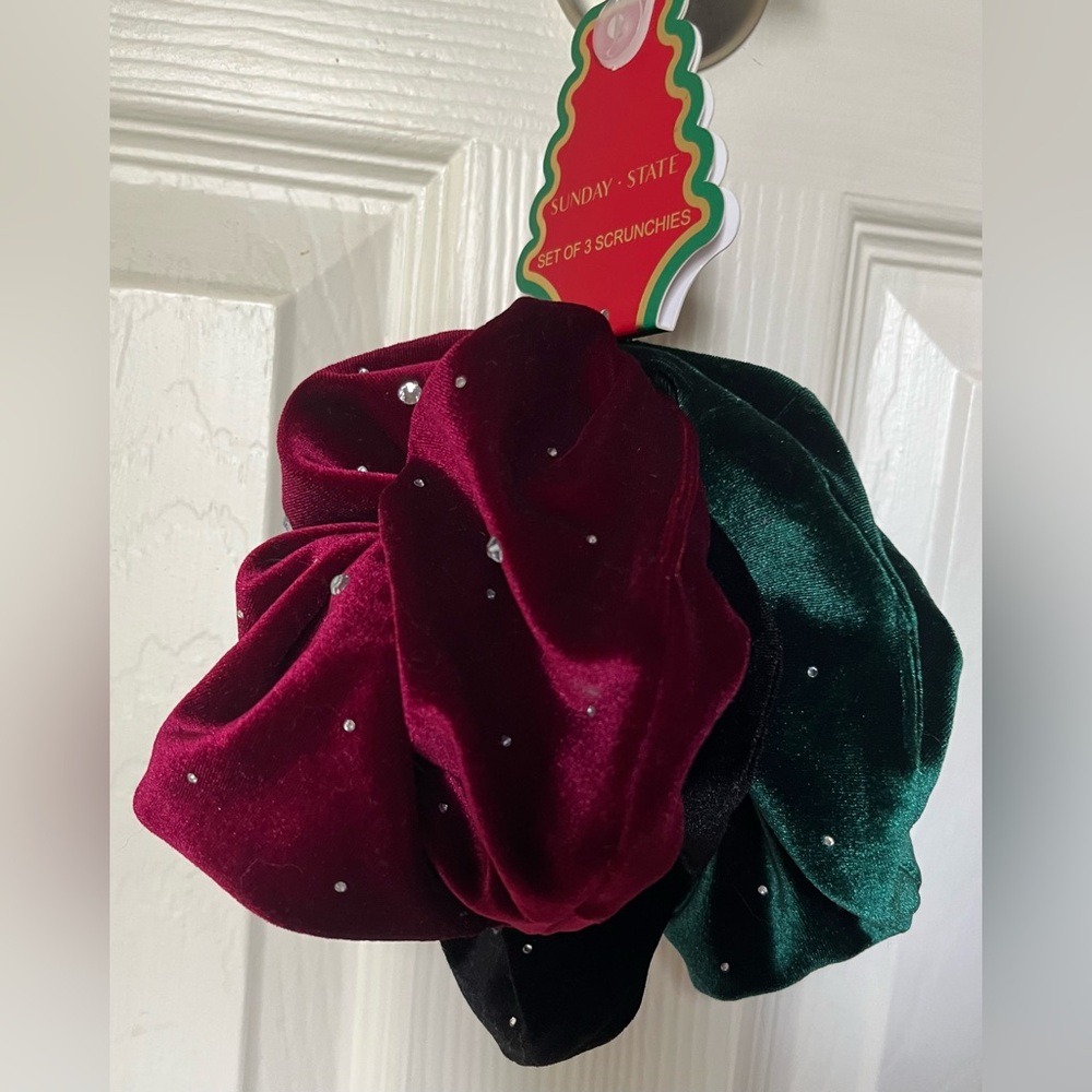 NWT Set of 3 Christmas Holiday Velvet Rhinestone Scrunchies
